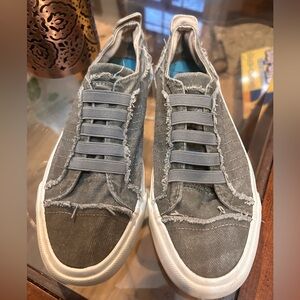 Blowfish green tennis shoes size 7.5